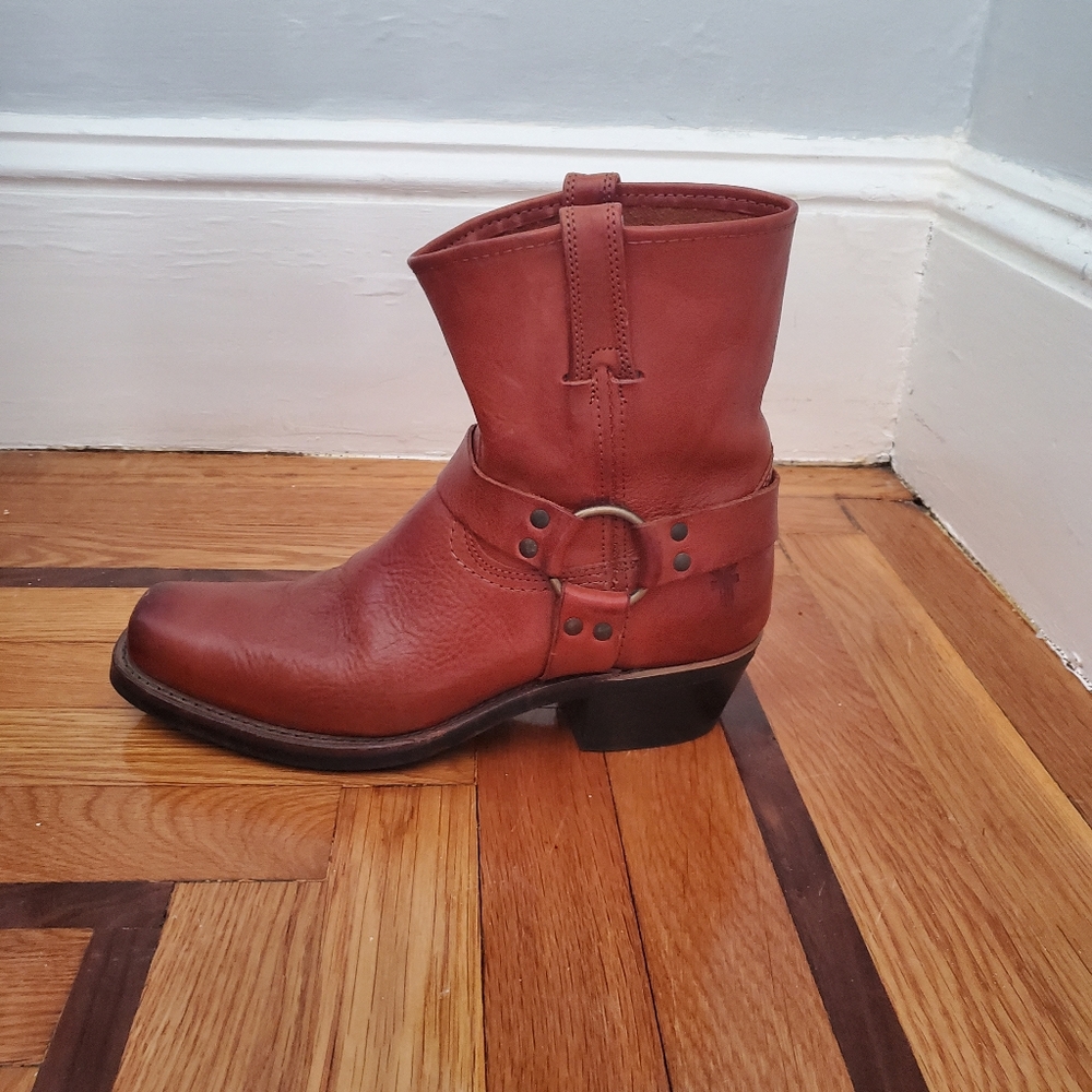 Women's size 11 Frye boots